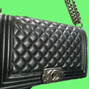 Chanel Med Boy Flap Quilted Shoulder Bag